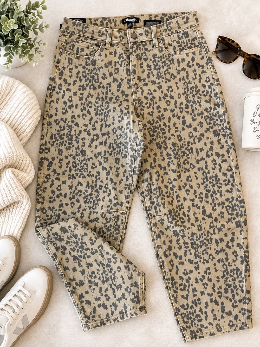 Buffalo Jeans Leopard Print Barrel Leg Jeans Size 8 NWT